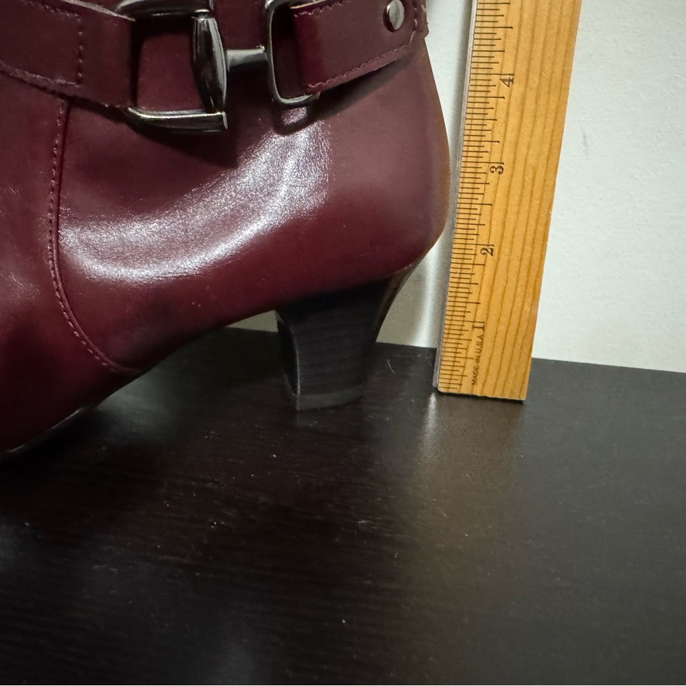 A2 By Aerosoles Red Heeled Boots Classic Style - Picture 3 of 7